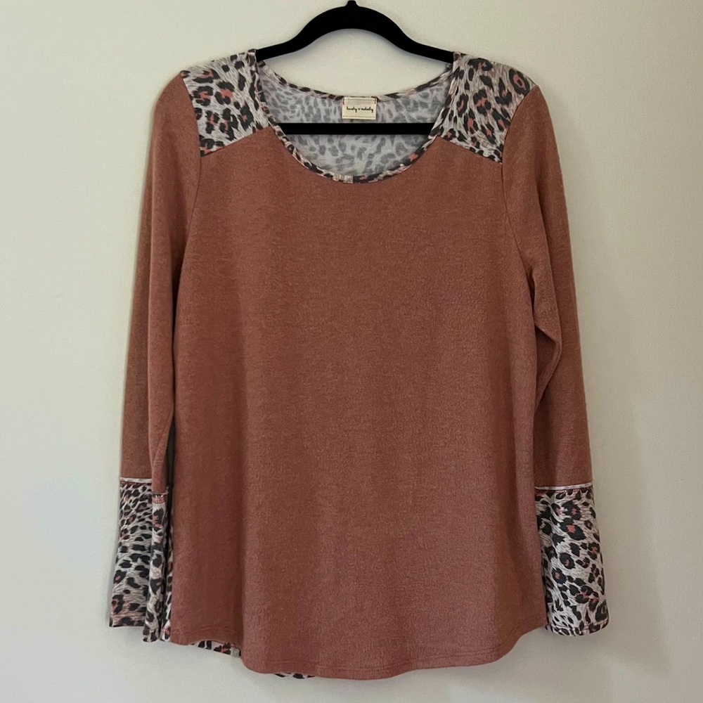 Lovely Melody Pink/Brown Large Top Animal Print Back and on the Sleeves Like New